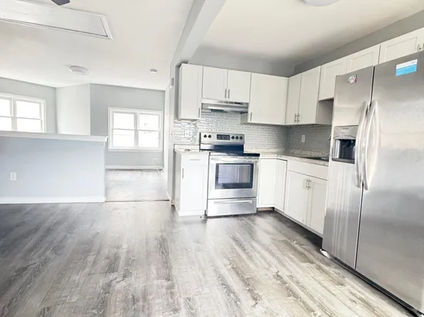 33 Pond St, Naugatuck, CT 06770