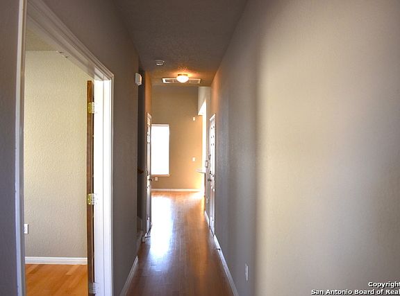 4th image of 2118 Minnow Ln