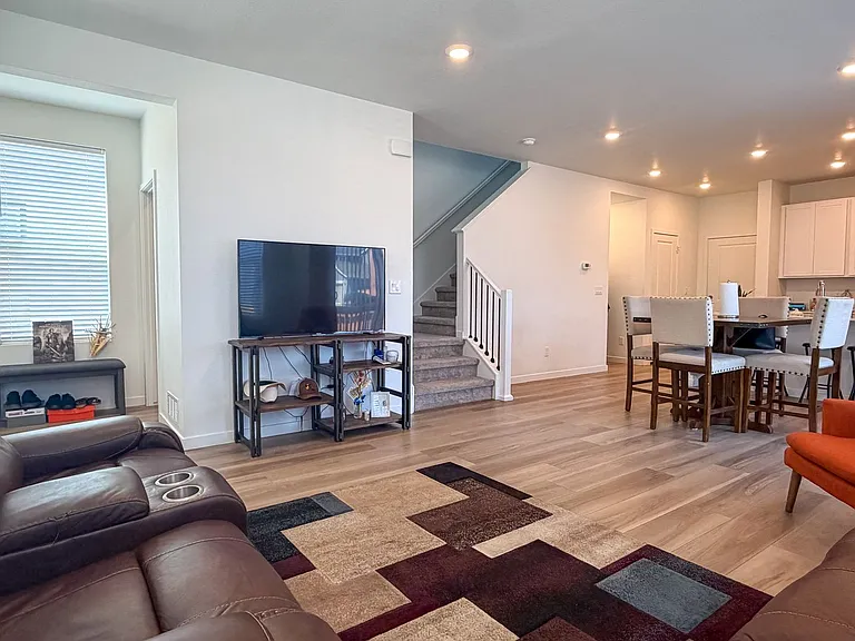 239 Adams St — Photo 11