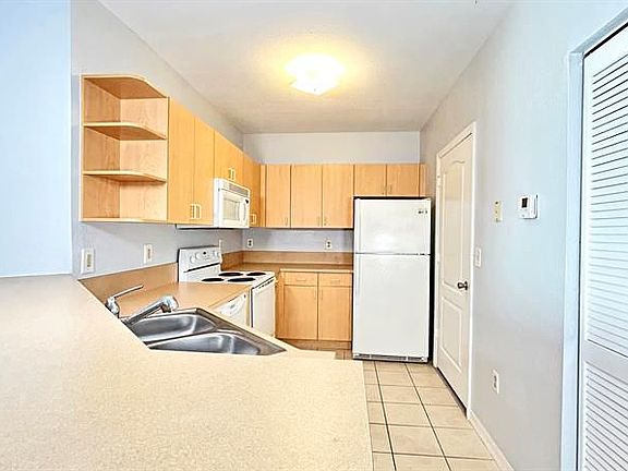 5th image of 118 SW Peacock Blvd APT 10-206