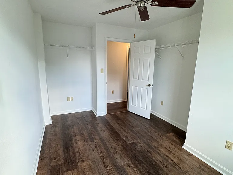 554 Hand Ave — Photo 18