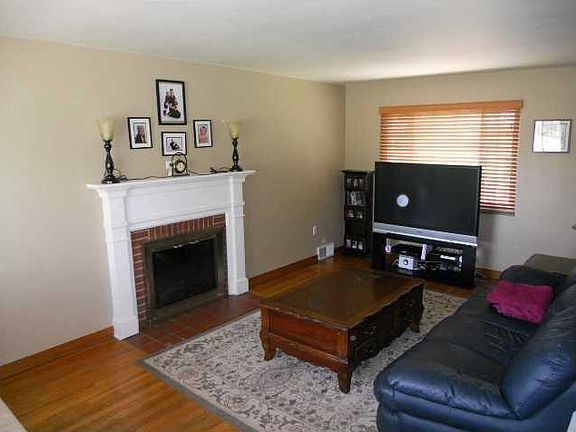 2nd image of 117 Wedgewood Dr