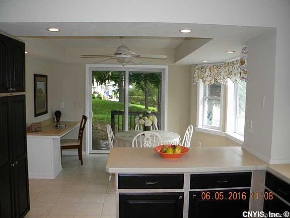 4th image of 101 Kimberly Dr W