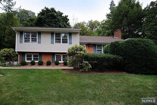 1st image of 44 Brookview Dr