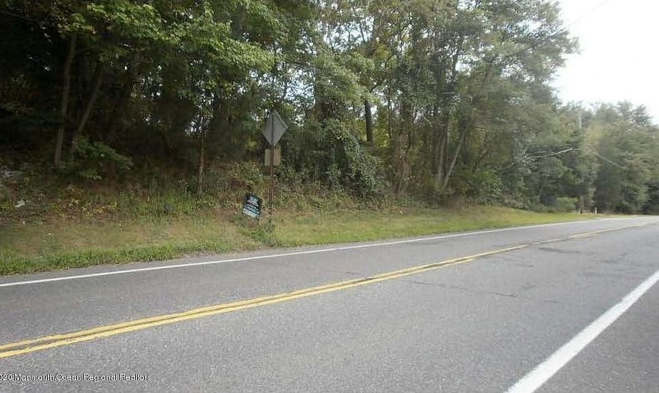 2nd image of 709 Monmouth Rd