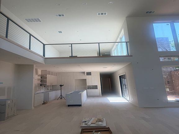 5th image of 211 Morningside Dr
