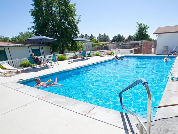3rd image of 5531 N Sudley Ln