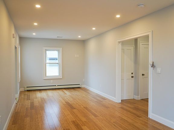 3rd image of 193 Crescent Ave #2