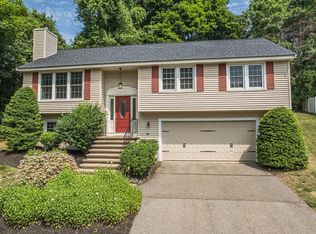 2 Meadowview Rd, Peabody, MA 01960