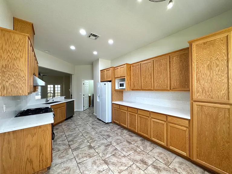 4181 Cherry Blossom Ln — Photo 10