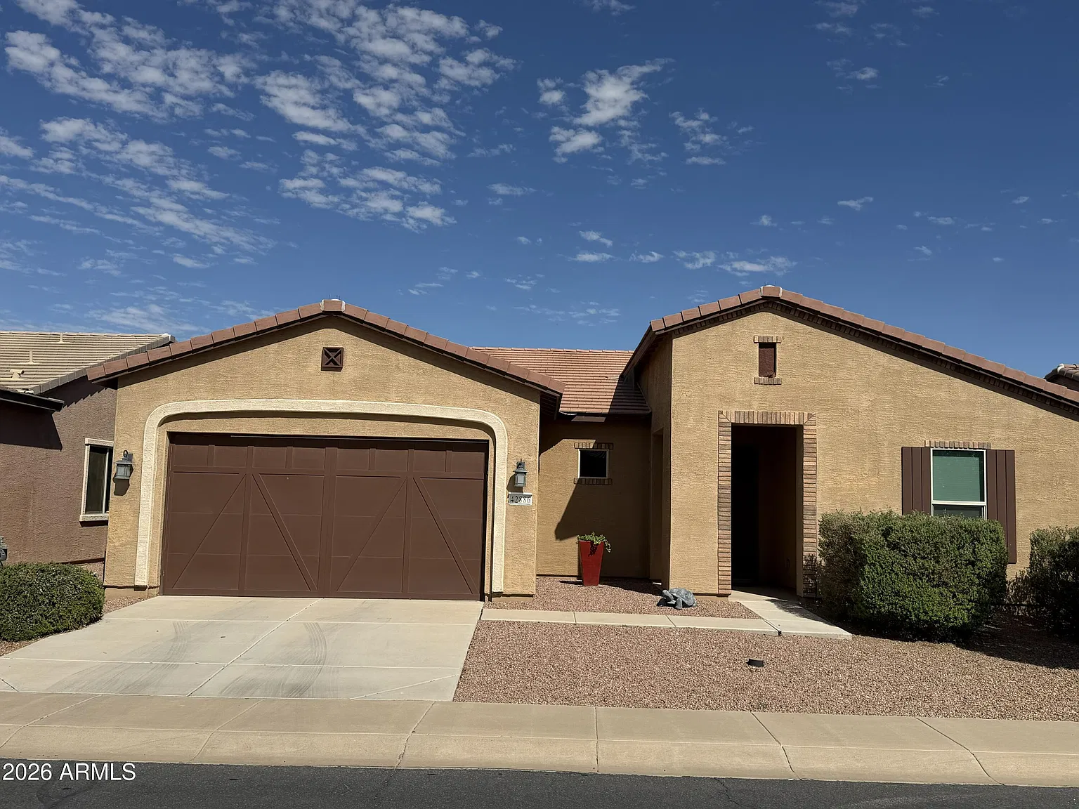 2 bed, 2.0 bath, 1700 sqft, $2,200 — Photo 1