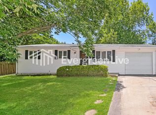 930 Lexington Park, Florissant, MO 63031