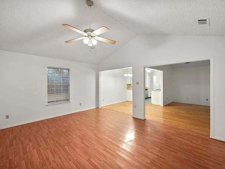 6436 Ridglea Dr — Photo 8