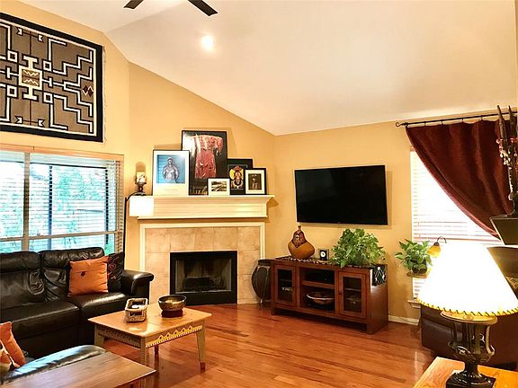 4th image of 1923 Shining Stream Ln