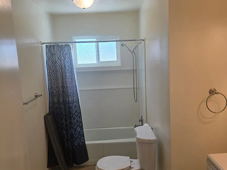 1005 W Cambridge Ave — Photo 5