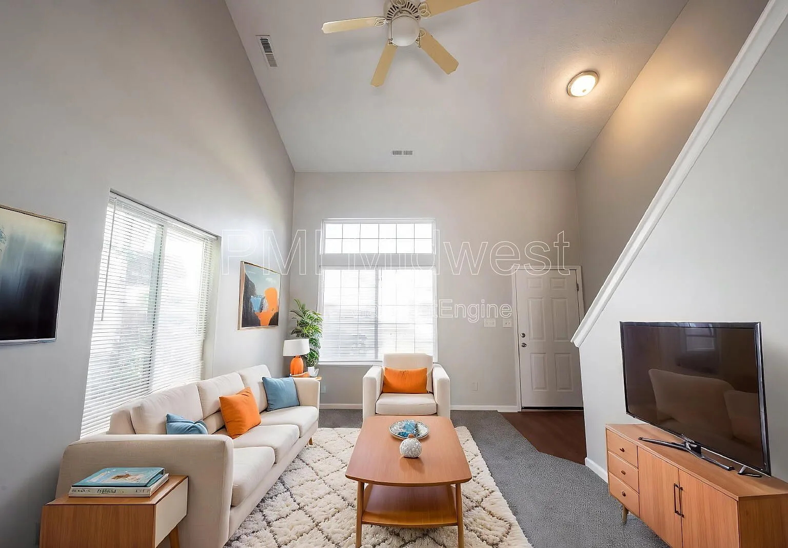 2 bed, 2.5 bath, 1356 sqft, $1,829 — Photo 3
