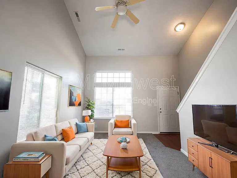 6623 Dunsdin Dr — Photo 3