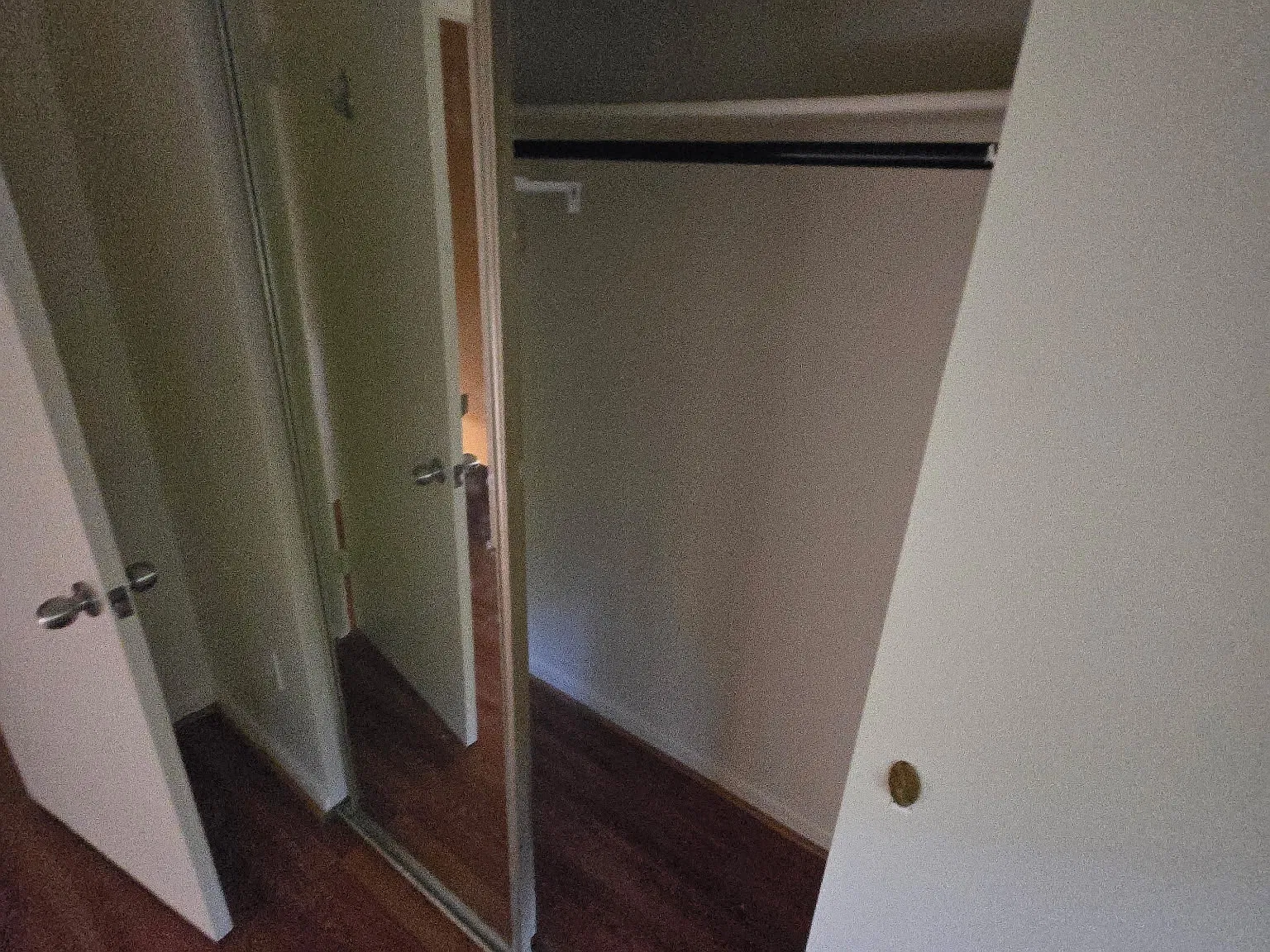 4 bed, 1302 sqft, $700 — Photo 2