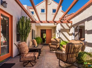 240 Canyon Cir, Palm Springs, CA 92264