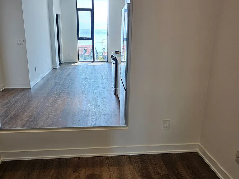 2075 Lakeshore Rd #412 — Photo 8