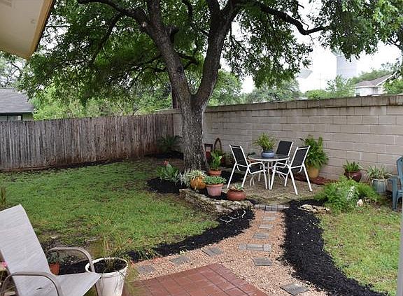 4th image of 1704 Hickory Dr