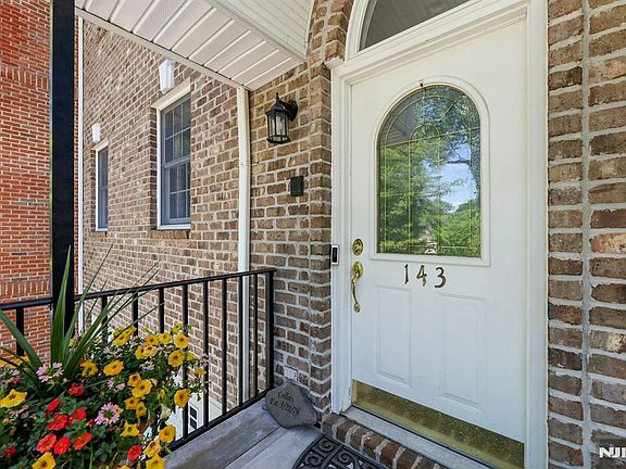 2nd image of 143 Stonegate Trl #44