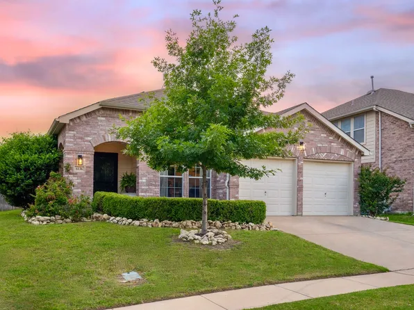 6136 Paddlefish Dr, Fort Worth, TX 76179