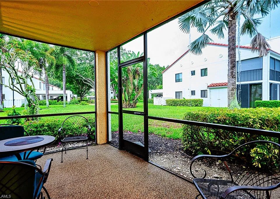 565 Beachwalk Cir #T-104