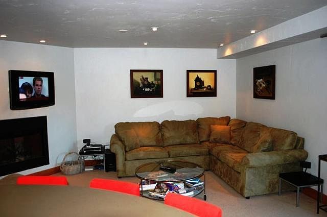 1st image of 524 Woodside Ave #5