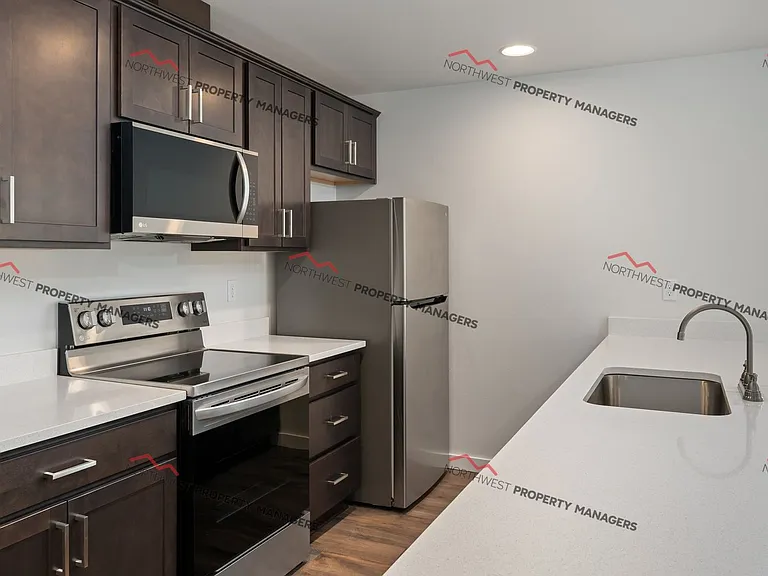 208 E Stella St #805-813 — Photo 7