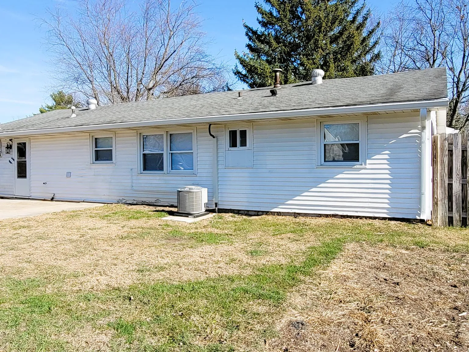 3 bed, 1336 sqft, $1,875 — Photo 4