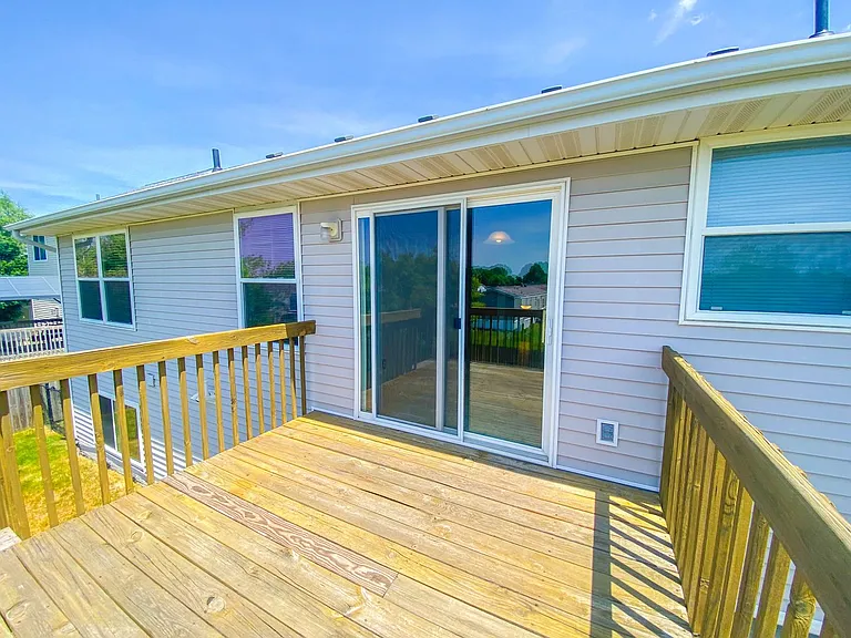 450 SE Westgate Dr — Photo 15