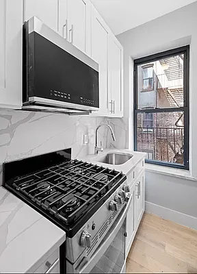 Rented by REAL New York | media 19