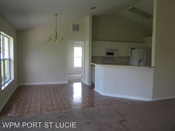 4th image of 286 NW Biltmore St