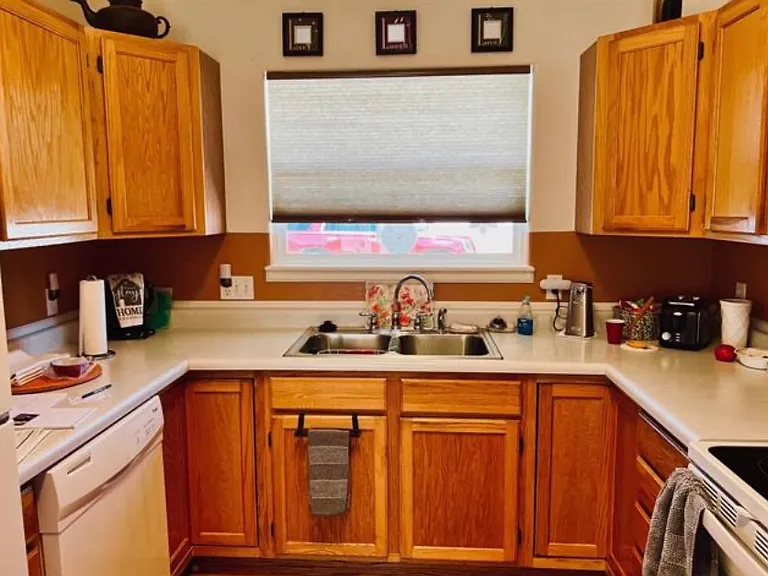 511 Hazel Cir — Photo 12