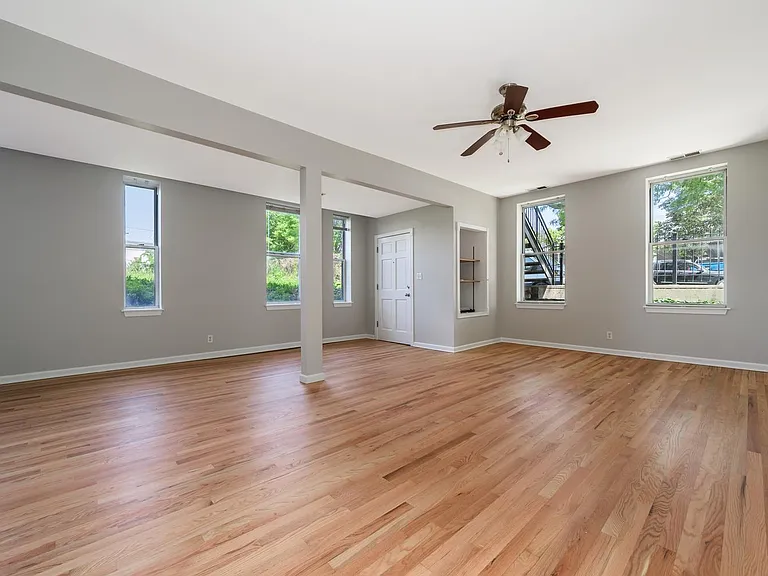 1530 N Throop St #1 — Photo 2