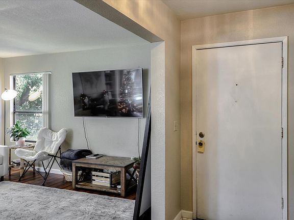 3rd image of 155 Del Monte Ln