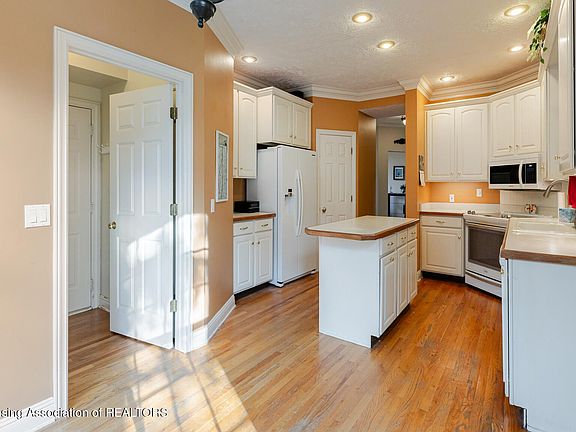 4th image of 6138 W Longview Dr