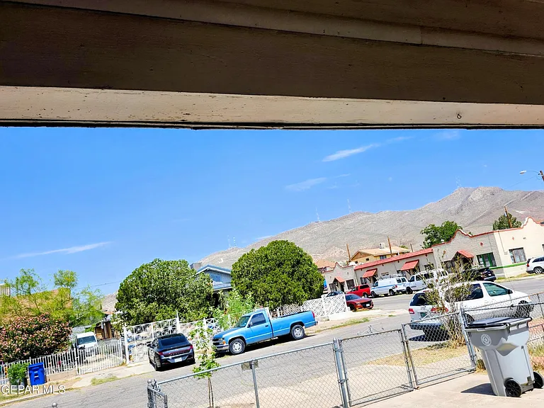 618 N Estrella St — Photo 35