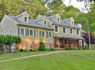 31 Devon Rd, Essex Fells, NJ 07021