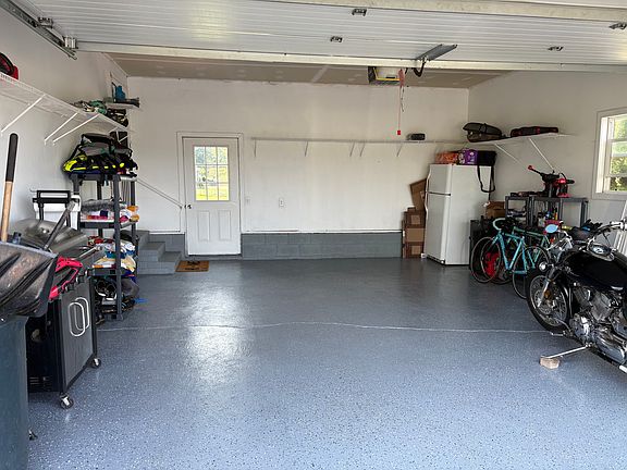 3rd image of 708 Kennedy Rd