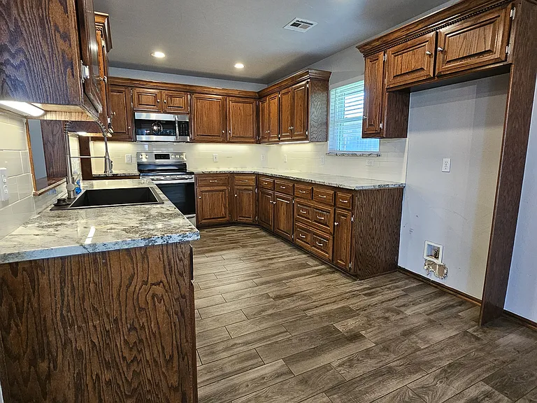 16 N Lockeport Dr — Photo 11
