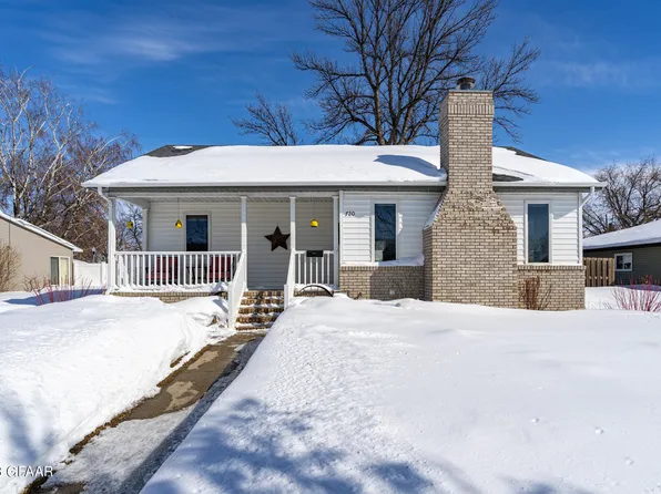 720 2nd Ave NE, East Grand Forks, MN 56721