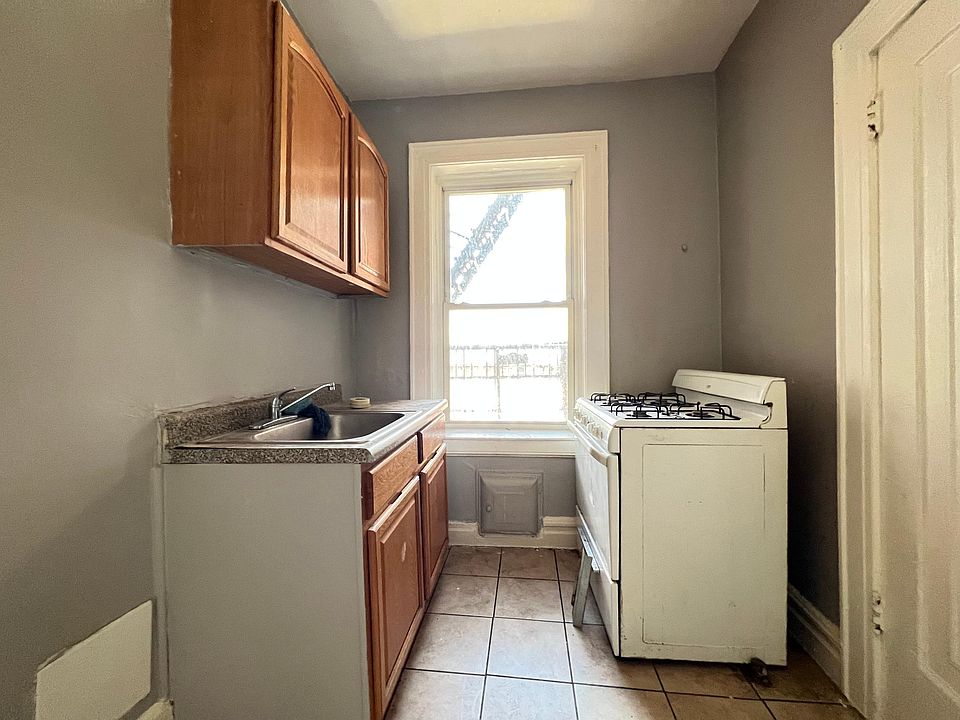 1st image of 252 Mount Prospect Ave #306