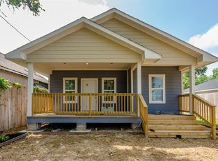 110 Amundsen St, Houston, TX 77009