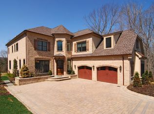 17 Holmes Ct, Morristown, NJ 07960