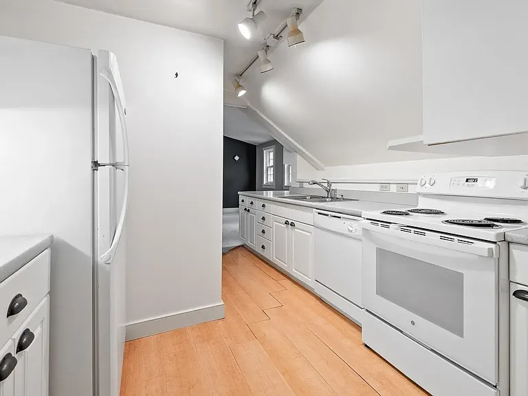 85 Dartmouth College Hwy #203 — Photo 15