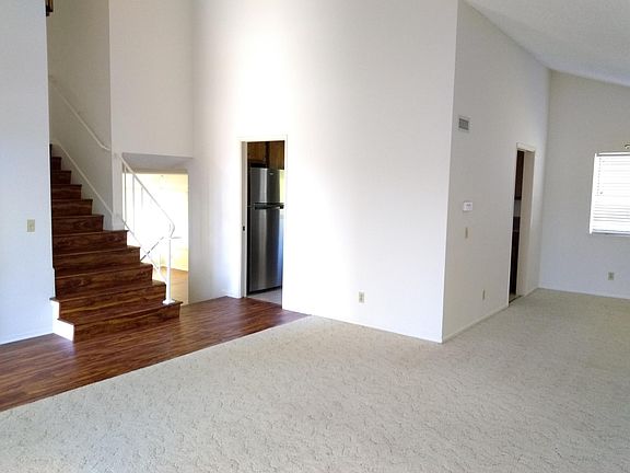 4th image of 14181 Uxbridge St