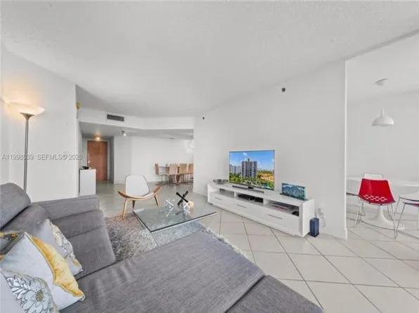 3598 Yacht Club Dr, Aventura, FL 33180