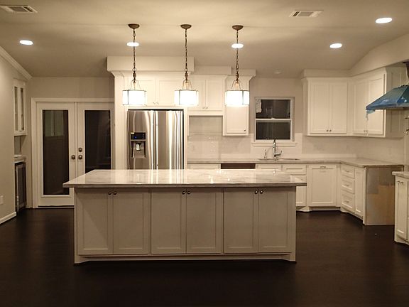2nd image of 139 Camellia St